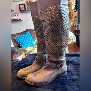 BED STU DISTRESSED LEATHER BOOTS